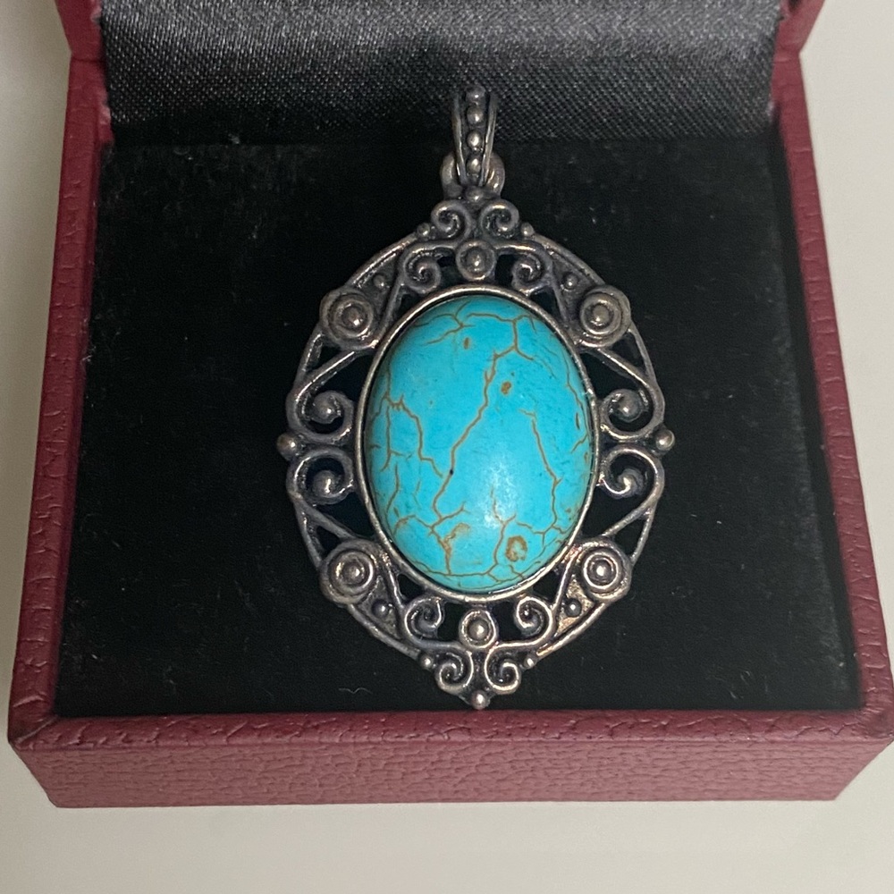 3/$25 🔵 Oxidized Silver Turquoise Pendant